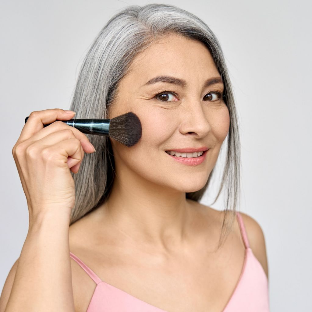 5 Essential Beauty Tips for Older Women: Look Polished and Refreshed at Any Age
