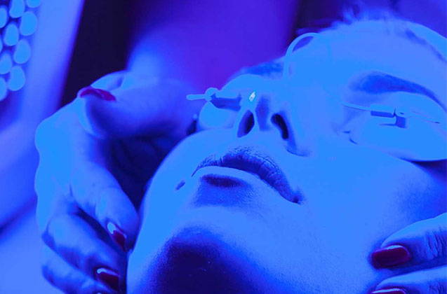 Blue Light Therapy for Better Skin | Treatment for Acne, Blackheads and Blocked Pores