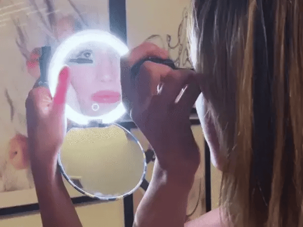 flawless makeups with Flawless Lighting Trio