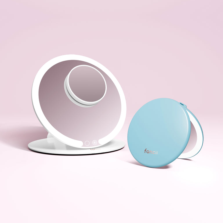 Abigail White / 10x Magnifying Mirror SOFT SKY