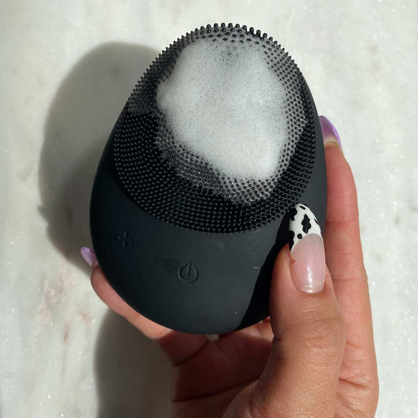 Sonic Facial Cleansing brush deep cleaning sensitive skin in Charcoal